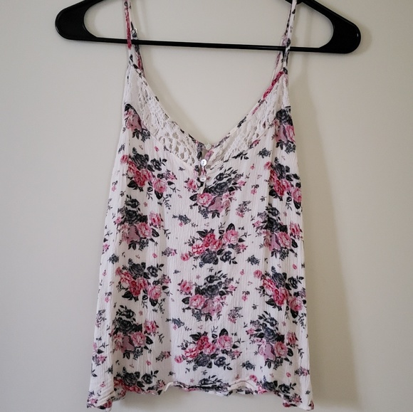 FINAL PRICE NWOT Floral Lace Top - Picture 4 of 6